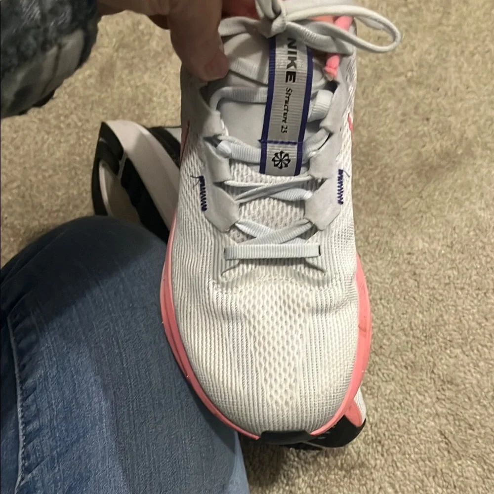 Nike Air Zoom Running Shoes White and Lightweight Design - Picture 5 of 11